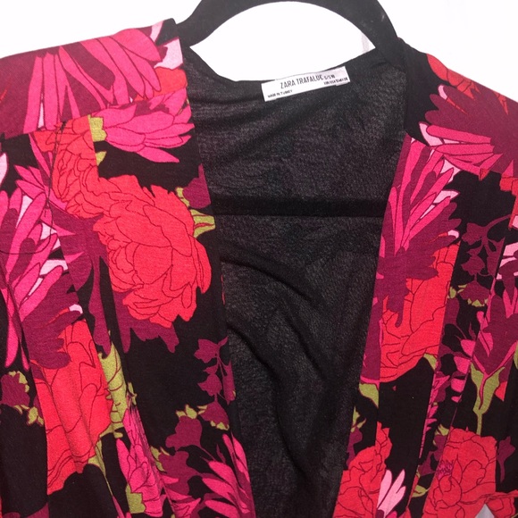 ZARA - Floral Low Neck Blouse - Picture 3 of 3